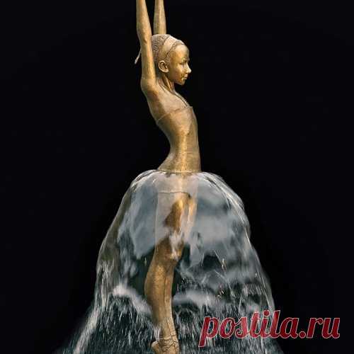 Когда вода и бронза дополняют друг друга, они превращаются в потрясающий оживший фонтан