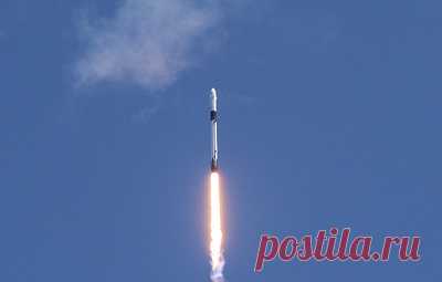 Ракета с кораблем Crew Dragon стартовала к МКС с космодрома в США. На его борту находится экипаж миссии Crew-7 - космонавт Роскосмоса Константин Борисов, астронавт NASA Жасмин Могбели, астронавт Европейского космического агентства датчанин Андреас Могенсен и астронавт Японского агентства аэрокосмических исследований Сатоси Фурукава
