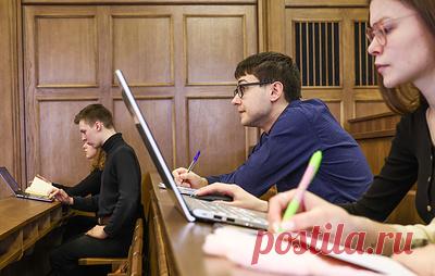 ЛДПР подготовила проект о стипендии студентам не ниже уровня МРОТ. По мнению авторов инициативы, "низкие размеры государственных стипендий не могут поддерживать освоение студентами образовательных программ", что влияет на качество образования