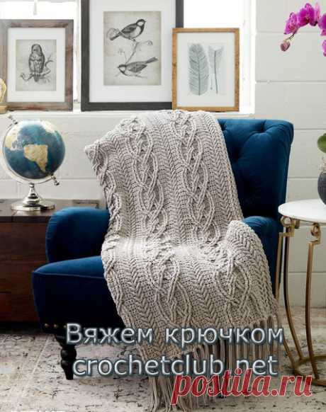 #рельефные_столбики@crochetclub #плед@crochetclub #одеяло@crochetclub #схемы@crochetclub #уют@crochetclub 
Плед из рельефных кос и аранов крючком - схемы вязания