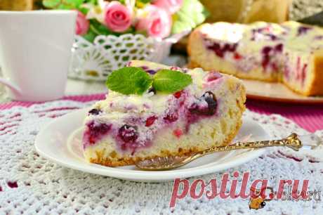 Пирог с творогом и смородиной в мультиварке.