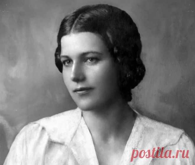 Лариса Рейснер – знаменитая революционерка, участница гражданской войны, поэтесса, писательница, дипломат, наконец, просто красивая, яркая женщина. Ее называли «чайкой революции». Но было и еще одно прозвище, совсем не поэтичное – ЗАМКОМ ПО МОРДЕ.