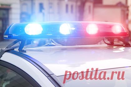 Во французском городе заметили мужчину с автоматом Калашникова. Во французском городе Лилль на севере страны возле вокзала заметили мужчину с автоматом Калашникова. Reuters приводит информацию от местной полиции, что правоохранители провели операцию по задержанию вооруженного человека. Полиция уточнила, что стрельбы из оружия не было.