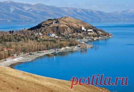 Озеро Севан - достояние Армении