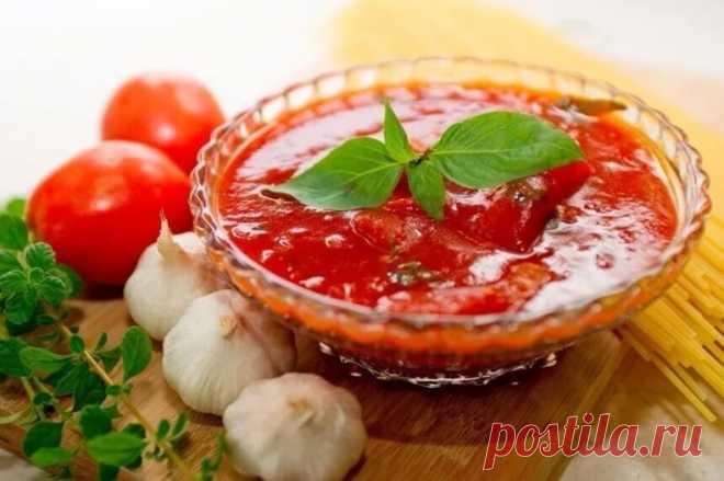 Самые вкусные соусы

1. Сацебели

Ингредиенты:

● Томатная паста (густая) — 200 г
● Вода — 200 г
● Кинза — 2 пуч.
● Чеснок — 4-5 зуб.
● Аджика (не соус, а приправа в баночке) — 1 ч. л.
● Уксус (столовый) — 1 ч. л.
● Соль (по вкусу) — 1 ч. л.
● Перец чёрный (молотый) — 0,25 ч. л.
● Хмели-сунели — 1 ст. л.

Приготовление:

Режем кинзу мелко, добавляем к зелени чеснок, продавленный через чеснокодавилку, столовую ложку с верхом хмели-сунели, уксус, перец и аджику. Добавляем то...