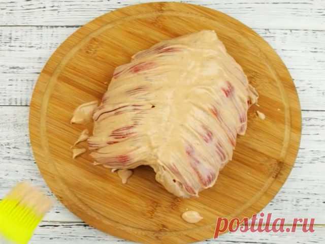 ЗАПЕЧЕННАЯ КУРИНАЯ ГРУДКА. Предлагаю вам самый простой и эффектный рецепт приготовления куриной грудки. 4 простейших ингредиента и СЫТНОЕ, но НЕКАЛОРИЙНОЕ второе блюдо на вашем столе. Этот рецепт для ленивых обязательно пригодится всем, кто старается СКИНУТЬ ЛИШНИЙ ВЕС ПОСЛЕ ПРАЗДНИКОВ. Куриное филе — очень ценный диетический продукт. 

Ингредиенты
_____________

Куриное филе 2 шт. 
Болгарский перец 2 шт. 
Сметана 100 г 
Кетчуп 100 г 
Соль по вкусу Черный перец (молотый) п...