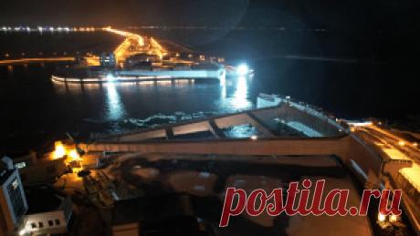 Санкт-Петербург оказался под угрозой затопления. В Санкт-Петербурге закрыли затворы комплекса защитных сооружений (КЗС) из-за угрозы затопления. Данная предосторожность вызвана приходом циклона Иления, который может вызвать морское нагонное наводнение. По прогнозу метеорологов, уровень воды в устье реки Невы может подняться до отметок в 160-170 сантиметров.