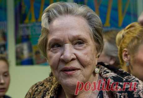 Римма Маркова родилась 3 марта 1925 года, училась в студии при Вологодском драматическом театре... Известность ей принесла роль в картине Алексея Салтыкова «Бабье царство», за что она получила специальный диплом международного кинофестиваля в Сан-Себастьяне.Среди самых известных фильмов с участием Риммы Марковой — «Вечный зов», «Родня»... (более 70 ролей в кино). | Народная артистка РФ Римма Маркова скончалась в Москве - Новости Общества - Новости Mail.Ru