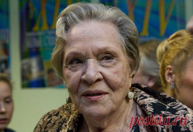 Римма Маркова родилась 3 марта 1925 года, училась в студии при Вологодском драматическом театре... Известность ей принесла роль в картине Алексея Салтыкова «Бабье царство», за что она получила специальный диплом международного кинофестиваля в Сан-Себастьяне.Среди самых известных фильмов с участием Риммы Марковой — «Вечный зов», «Родня»... (более 70 ролей в кино). | Народная артистка РФ Римма Маркова скончалась в Москве - Новости Общества - Новости Mail.Ru