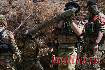 Армия России поразила украинский пункт управления системами РЭБ и ПВО. За прошедшие сутки армия России поразила пункт управления системами радиоэлектронной борьбы (РЭБ) и противовоздушной обороны (ПВО) Вооруженных сил Украины (ВСУ), сообщили в Минобороны России. В ведомстве подчеркнули, что цель была поражена в районе Краматорска в Донецкой народной республики (ДНР).