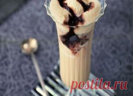 Молочный коктейль с сиропом / Молочные коктейли и напитки / TVCook: пошаговые рецепты c фото