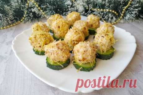 Закуска из консервированного лосося и яиц с сыром и огурцом, рецепт с фото и видео — Вкусо.ру