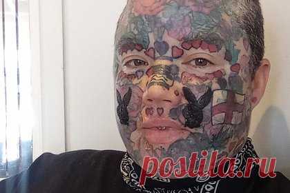 Женщина закрасила тату на лице тональным кремом и вызвала недовольство семьи. Жительница Уэльса Мелисса Слоан закрасила тату на лице тональным кремом и вызвала недовольство семьи. Известно, что 46-летняя женщина впервые нанесла рисунок на кожу в 20 лет и с тех пор полностью покрыла узорами лицо. При этом она решила вновь изменить внешность и скрыла изображения с помощью косметики.