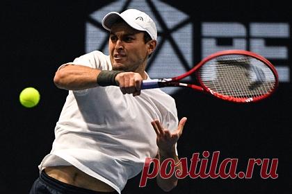 Теннисист Карацев обыграл Энди Маррея в финале турнира в Сиднее. Российский теннисист Аслан Карацев оказался сильнее британца Энди Маррея в финале турнира серии ATP Sydney Tennis Classic. 28-летний россиянин обыграл Маррея со счетом 6:3, 5:3. Матч продлился один час 30 минут. Для Карацева трофей стал первым в году. Sydney Tennis Classic проводился накануне Australian Open.