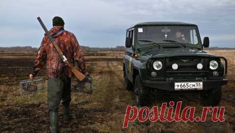 В Челябинской области мужчина получил от своего напарника пулю в голову во время охоты. В Нагайбакском районе Челябинской области охотнику выстрелили в голову. Об этом пишет URA.RU, ссылаясь на пресс-службу регионального Следкома. По данным агентства, стрелком оказался приятель пострадавшего. В день инцидента они вместе ...