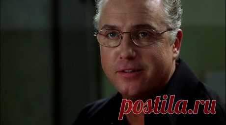 Уильям Петерсен