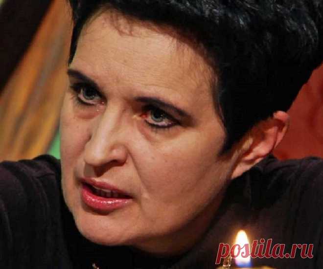 Что мы знаем о звезде шоу «Битва экстрасенсов» Елене Голуновой. Кто такая Елена Голунова: биография и личная жизнь финалистки 13-ого сезона Битвы Экстрасенсов. Что говорят о Елене официальный сайт и Википедия: настоящее имя, возраст, семья и дети. Отзывы тех, кто был на приеме у Елены Голуновой. Приветствуем вас на официальном сайте Голуновой Елены Валерьевны! Внимание! Я не работаю дистанционно. Не беру предоплат. Елена Валерьевна Голунова - сильнейшая ведьма Сибири. Она ...