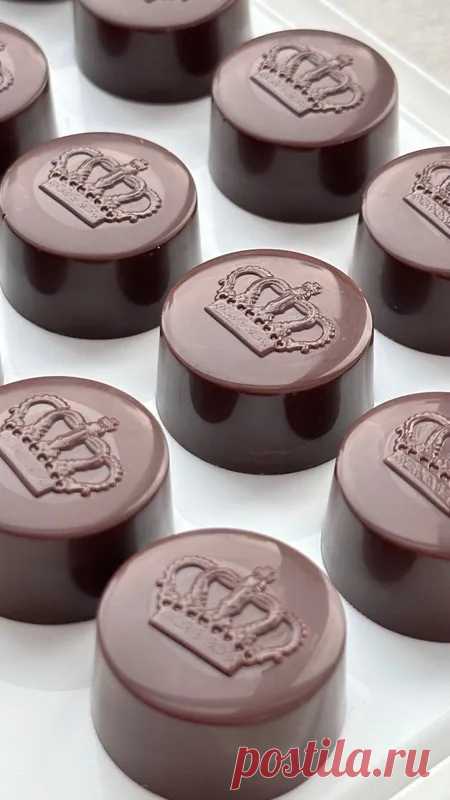 Chocolate World Форма для конфет, 1 шт купить на OZON по низкой цене (376062457)