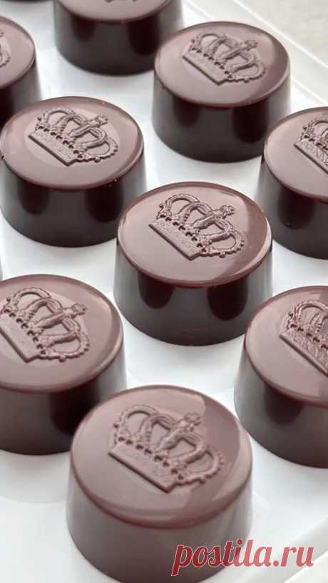 Chocolate World Форма для конфет, 1 шт купить на OZON по низкой цене (376062457)