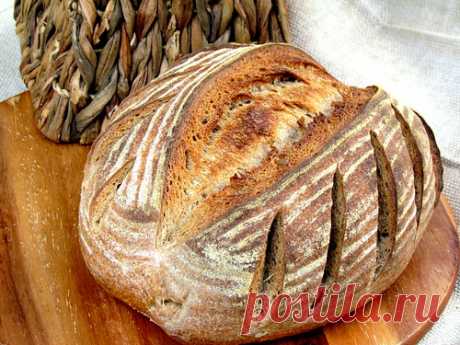 Деликатесный ржаной хлеб Тот, что по английски звучит Deli-Style Rye Bread. Из книги Мегги Глейзер A Blessing of Bread . Я пекла этот хлеб в двух вариантах, только на закваске и назакваске с добавлением дрожжей. Впервые могу сказать, что второй вариант мне понравился больше. Он получается мягче, деликатеснее. Закваска 15…