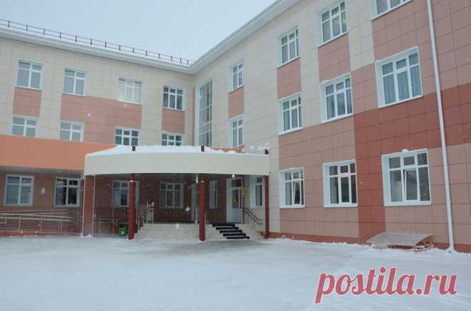 В г. Мегионе (Югра) открыли новый корпус начальной школы на 350 учеников Новая школа в посёлке Высоком городского округа Мегион 14 февраля торжественно встретила учеников. Корпус для начальных классов возвели в кратчайшие