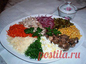 Ленивый салат "Ералаш"
Советую приготовить этот красивый и вкусный ленивый салат. Приготовление займет не много времени, а блюдо получается оригинальным и выразительным.  Рецепт тут