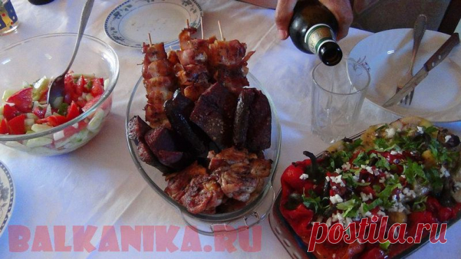 Шашлык из куриного филе | Балканика.ру
Шашлык из куриного филе и грудок. Главное в сербском шашлыке – гриль. Именно он придаёт мясу неповторимый вкус и аромат.