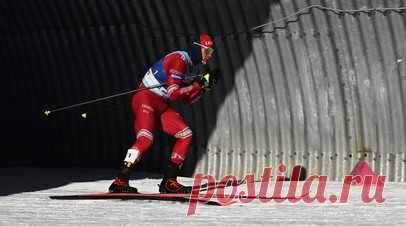 «Юрий Викторович улыбнётся»: Спицов, Большунов и Мальцев завоевали медали в день рождения Бородавко. Денис Спицов стал победителем коньковой гонки на 15 км с раздельного старта на первом этапе Кубка России в Вершине Тёи. Александр Большунов занял второе место, не сумев превзойти время товарища по тренировочной группе, а Артём Мальцев, лидировавший большую часть дистанции, довольствовался бронзой. У женщин первую победу в этой серии турниров с февраля 2023 года одержала Екатерина Смирнова,…