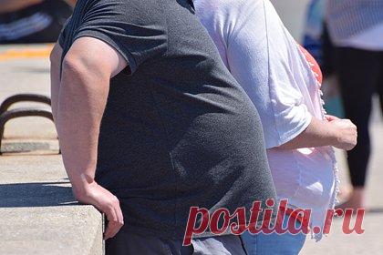 Врач предупредила о специфической опасности ожирения для мужского здоровья. Терапевт, профессор Светлана Каневская рассказала, какие осложнения для здоровья несет мужское ожирение в районе живота. По ее словам, абдоминальное ожирение становится причиной импотенции, депрессии, бессонницы, сахарного диабета и массы других опасных для жизни заболеваний.
