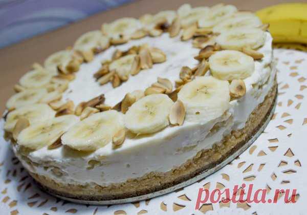 Банановый торт с безе простой в приготовлении, но очень вкусный! Удивите сладкоежек!  
 

Банановый торт с безе
 

 


Вам понадобится :
1) 2 банана.
2) 50 г молотых грецких орехов.
3) 300 г муки.
4) 2 куриных яйца.
5) 200 г сахара.
6) 100 г сливочного масла.
7) 100 г сметаны, ванилин…