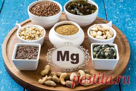 Магний (Mg, Magnesium) | Кухня Кухня Магний в виде металла был впервые получен Гемфри Дэви в 1808 году. Английский химик проводил процесс электролиза между влажной смесью белой магнезии и оксидом ртути, в результате чего получил сплав