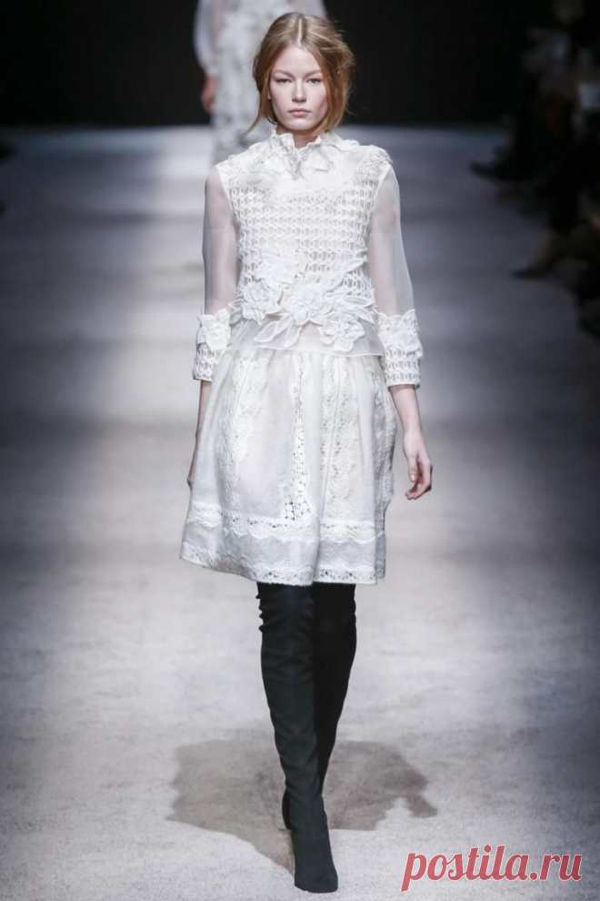 Элегантная и женственная коллекция Alberta Ferretti