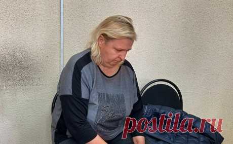 Завхоза брянской школы отправили под домашний арест после стрельбы. Советский районный суд Брянска избрал меру пресечения в виде домашнего ареста заместителю директора гимназии № 5 Ларисе Католиковой по делу о стрельбе в школе.