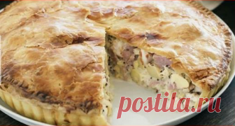 Пирог с курицей и картофелем Тесто потрясающе нежное, но в то же время хрустящее, начинка… начинку просто не описать словами. Настолько она вкусная!