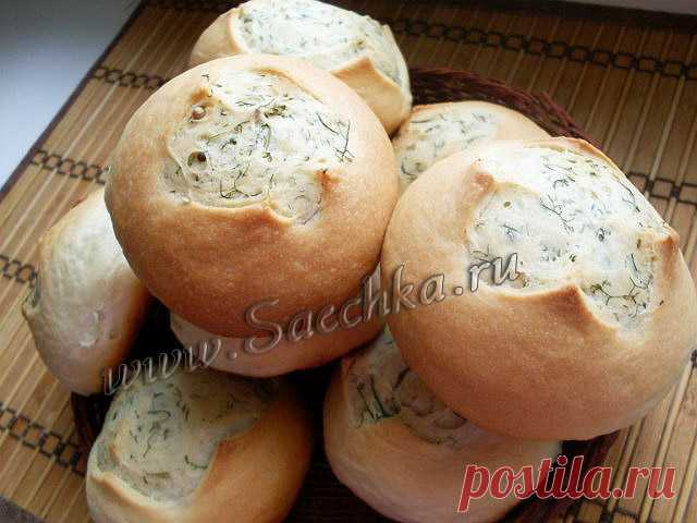 Булочки с укропом - рецепт с фото Болгарские булочки с укропом получаются ароматные, пикантные с настоящим весенним вкусом: подойдут как к супу, так и для пикника, бутербродов и просто вкусны сами по себе.