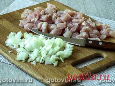 Лодочки из слоеного теста с куриным филе, картофелем и солеными огурцами. Рецепт с фото / Готовим.РУ