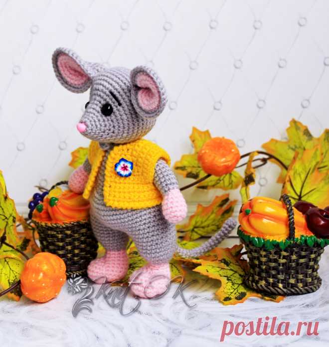 PDF Мышонок Тинки крючком. FREE crochet pattern; Аmigurumi doll patterns. Амигуруми схемы и описания на русском. Вязаные игрушки и поделки своими руками #amimore - Мышь, мышка, мышонок, крыса, rat rata, rato, ratte, szczur, szczur, mouse, ratón, maus souris, mysz myši. Amigurumi doll pattern free; amigurumi patterns; amigurumi crochet; amigurumi crochet patterns; amigurumi patterns free; amigurumi today.