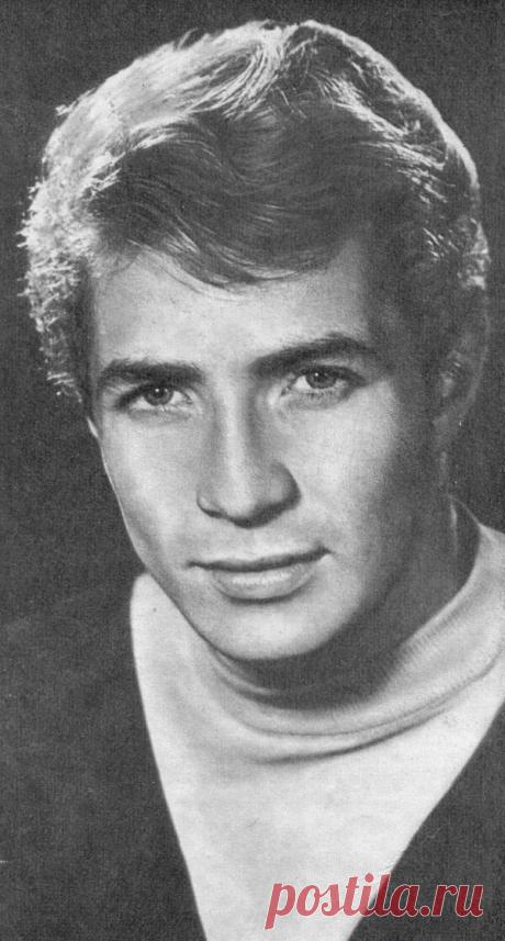 Юрий Каморный, 8 августа, 1944
• 27 ноября 1981