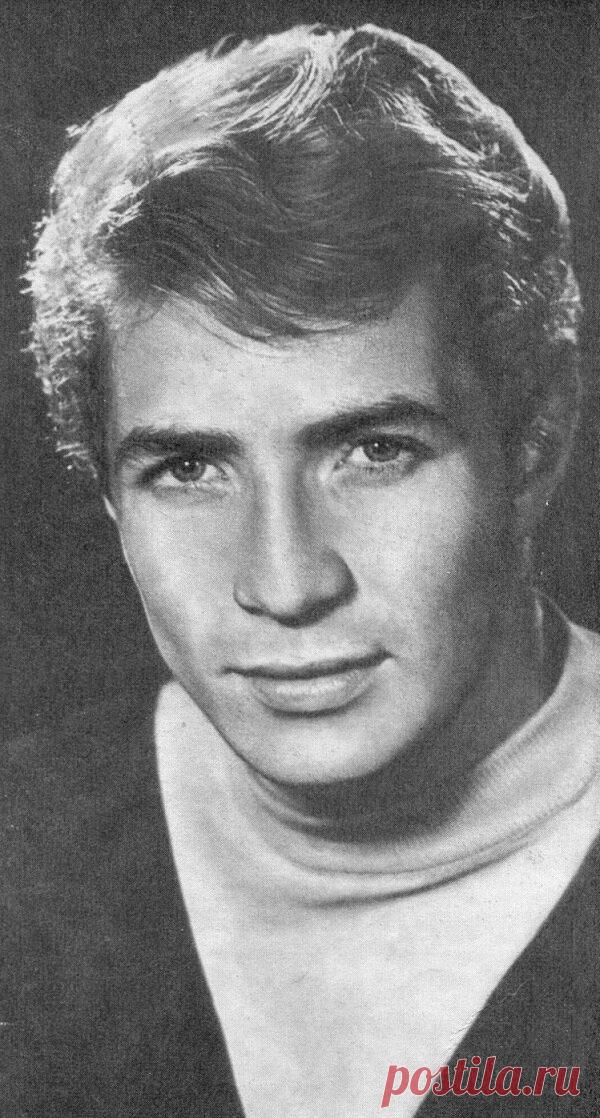 Юрий Каморный, 8 августа, 1944
 • 27 ноября 1981