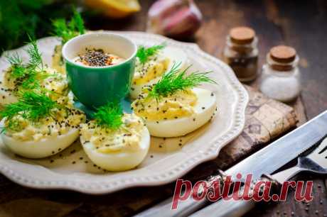 Фаршированные яйца с сыром