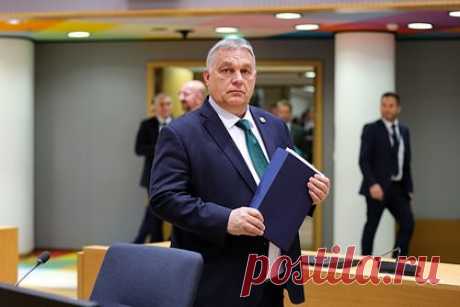 Орбан рассказал о культурном шоке от немцев. Недальновидная санкционная политика ФРГ и ЕС стала поводом к разочарованию премьер-министра Венгрии Виктора Орбана. О своем культурном шоке и несоответствии ожиданий он рассказал в эфире радио Kossuth. По его словам, большинство венгров выросло с уверенностью в точности и неторопливости немцев.
