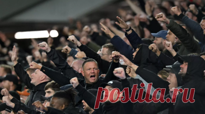 Фанатам «Аякса» вернули деньги после проигрыша любительскому футбольному клубу. «Аякс» вернул деньги болельщикам после поражения от любительской команды «Геркулес» в 1/16 финала Кубка Нидерландов. Читать далее