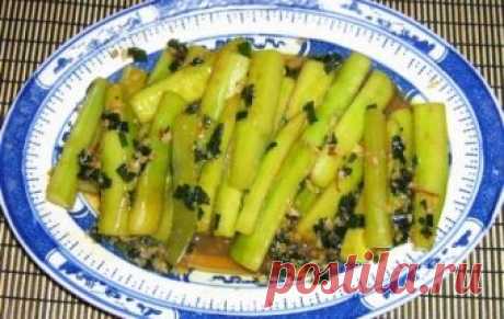 Салат из жареных огурцов