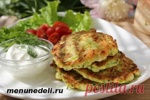 Оладушки из куриной грудки и кабачка