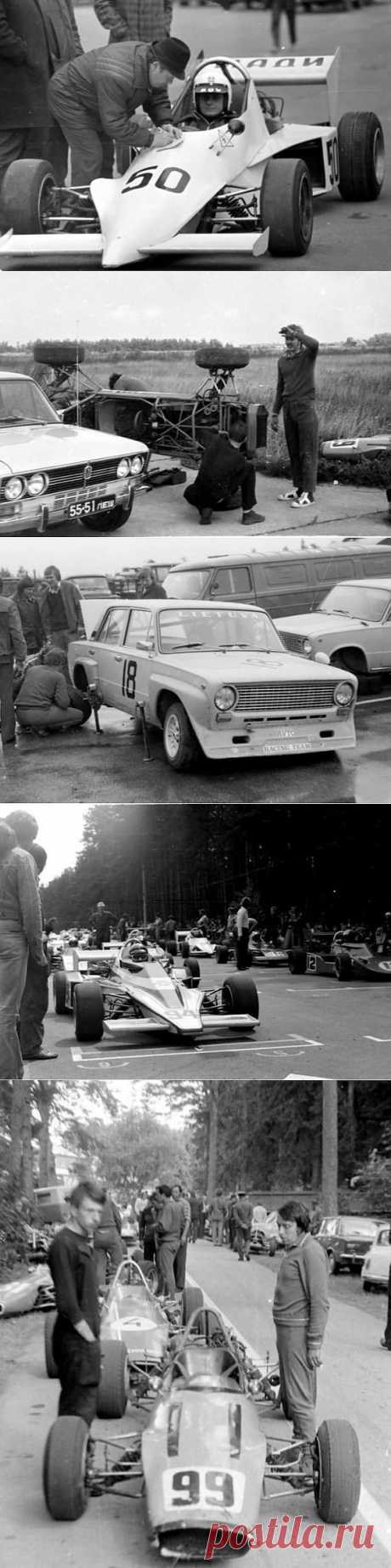 Гоночные автомобили / Обратно в СССР