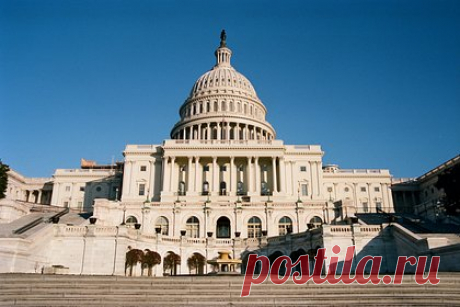 Пригожин порассуждал о вмешательстве России в выборы в США. Предприниматель Евгений Пригожин «допустил определенную двусмысленность», отвечая на вопрос журналистов о вмешательстве России в грядущие выборы в Конгресс США, которые пройдут 8 ноября. «Я вам отвечу очень тонко. Господа, мы вмешивались, вмешиваемся и будем вмешиваться», — сказал Пригожин.