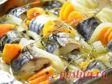 ​Скумбрия, запеченная в рукаве с овощами
