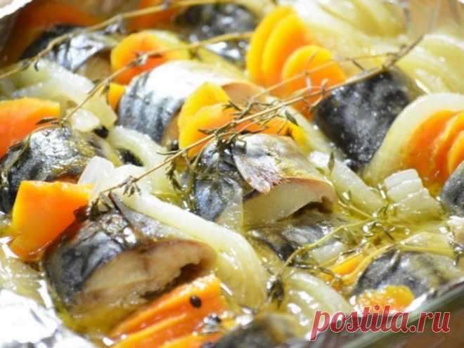 ​Скумбрия, запеченная в рукаве с овощами