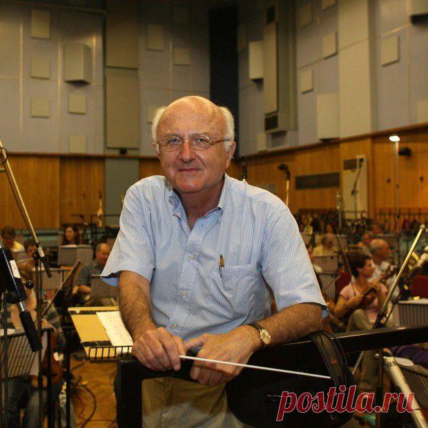 Владимир Косма «Vladimir Cosma» 19 933 песни слушать онлайн или скачать mp3 + биография + 13 317 видео-роликов: французский музыкант и композитор румынского происхождения; известен как скрипач и дирижёр, но больше всего - как композитор кино, сочинивший музыку для многих известных французских фильмов (более 200 саундтреков)