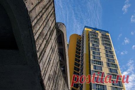 Названы обогнавшие Москву по подорожанию жилья города России. Сочи и еще 11 российских городов обогнали Москву по подорожанию жилья в новостройках. Такие данные приводят аналитики «Яндекс Недвижимости» в своем исследовании. Так, цены на строящееся жилье в Сочи выросли на 26%, до 421 тысячи рублей за один «квадрат» — это самый высокий показатель в рублевом эквиваленте.